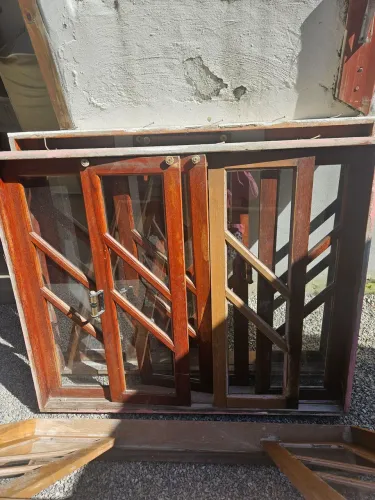 3 janelas de madeira