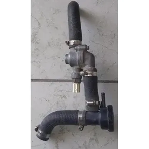 VALVULA TERMOSTATICA COMPLETA Original Kawasaki. Em excelente estado de funcionamento. 