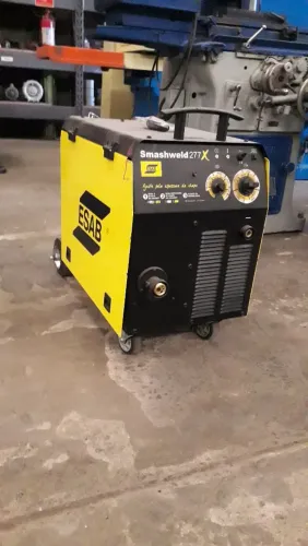 Máquina de solda ESAB 277 amperes