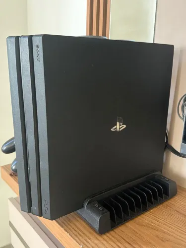 Vendo PlayStation 4 pro 1Tb 