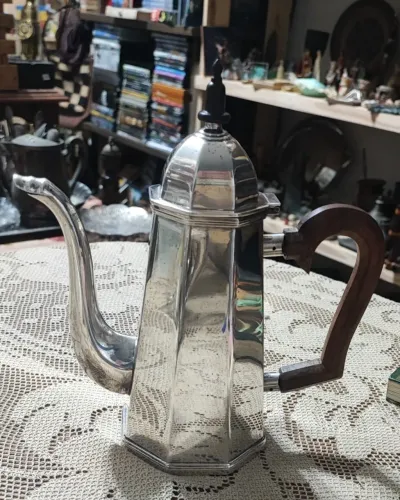 Lindo e Antigo Bule em Prata 90