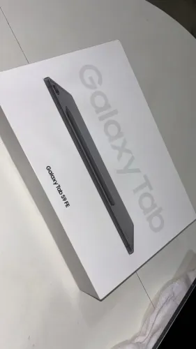 Galaxy Tab S9 FE 5G 128GB + S Pen Original - Excelente Estado