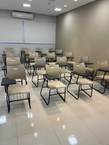 Jogo de cadeiras de Estudantes super novas