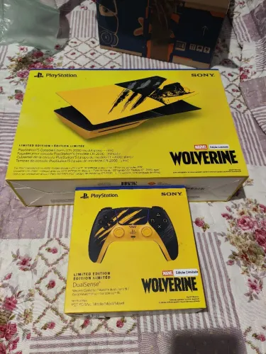 VENDO - KIT Tampas do console PlayStation®5 - Marvel's Wolverine Amarelo + Dualsense