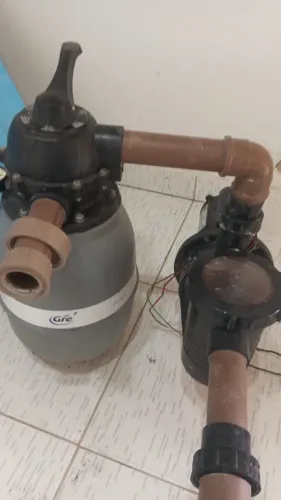 Vendo bomba de piscina com caixa