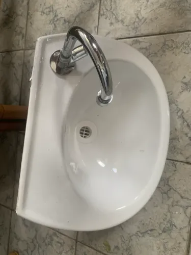 Pia de cerâmica para banheiro