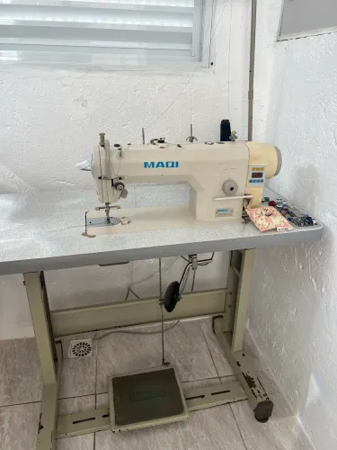 Máquina de costura industrial reta