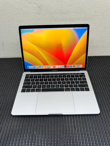 MacBook Pro 2017 Touch Bar Intel Core i5 | 8GB RAM | SSD 256GB