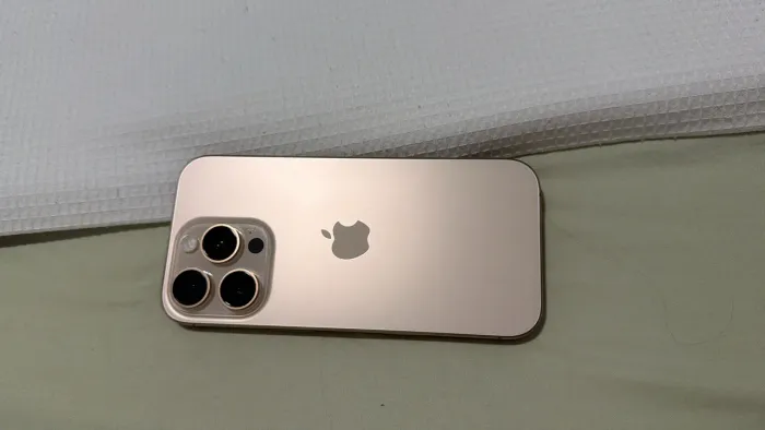 iPhone 16 Pro 128 GB (90% de Bateria)