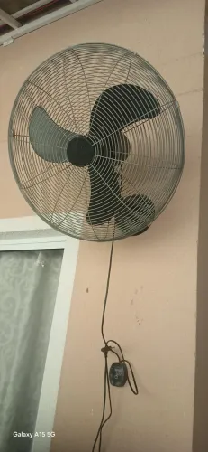 Ventilador de parede preto