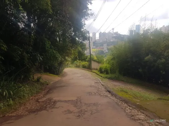 Lote à venda no Bairro Vila da Serra.