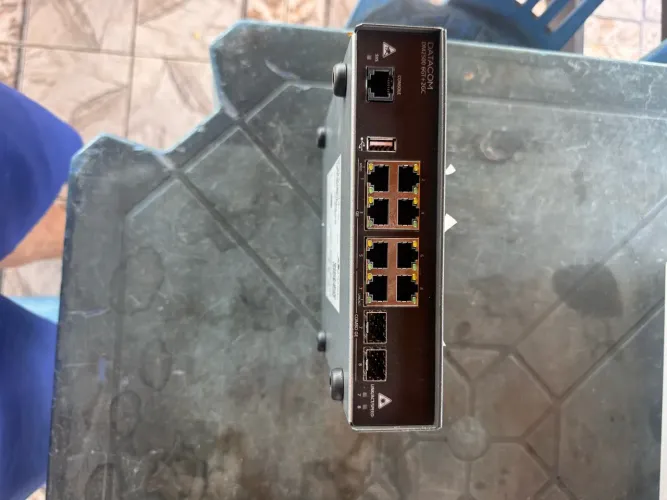 Datacom DM2500 6GT+2GC