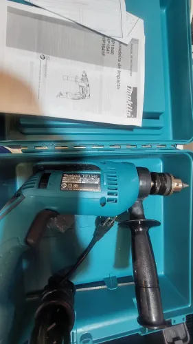 Furadeira makita