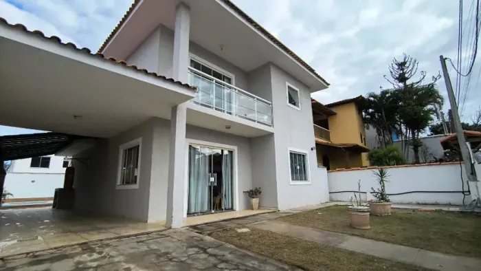 Amparo imóveis - Vende Linda Casa moderna com 3 quartos