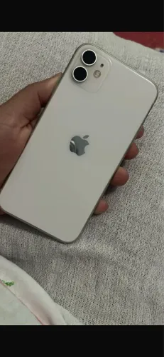 Vendo barato iPhone 11 com 64gb funcionando perfeitamente R$1.000