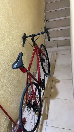 Vendo essa bicicleta 1.400 até 1.300 ela vai 
