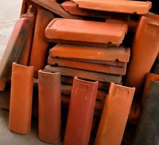 1.000 Telhas Cerâmicas Usadas - TROCO por Latas de Tinta Branca Antimofo