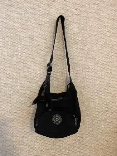 Bolsa Kipling Capucine Original cor preta