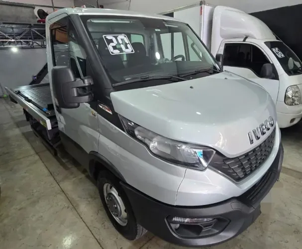Repasse de Dívida,Iveco Daily 35.150 4x2 guincho plataforma 4,50 mts ano 2020