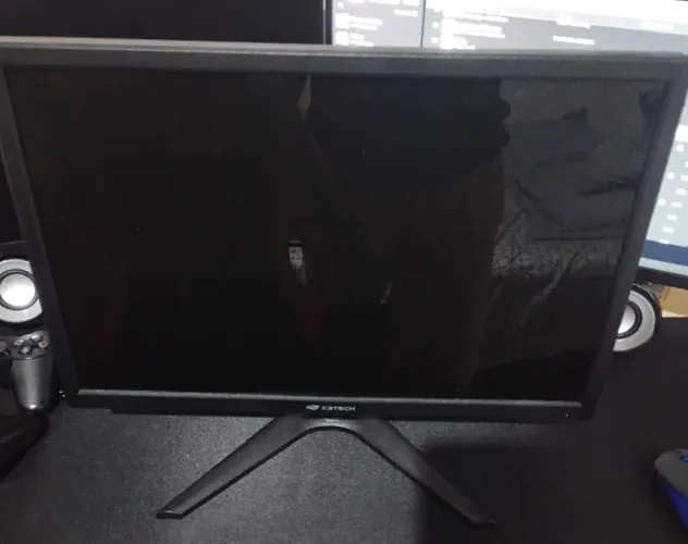 Monitor 22 polegadas.