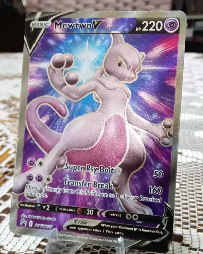 Carta pokemon no idioma Inglês promo SWSH 229 do Mewtwo