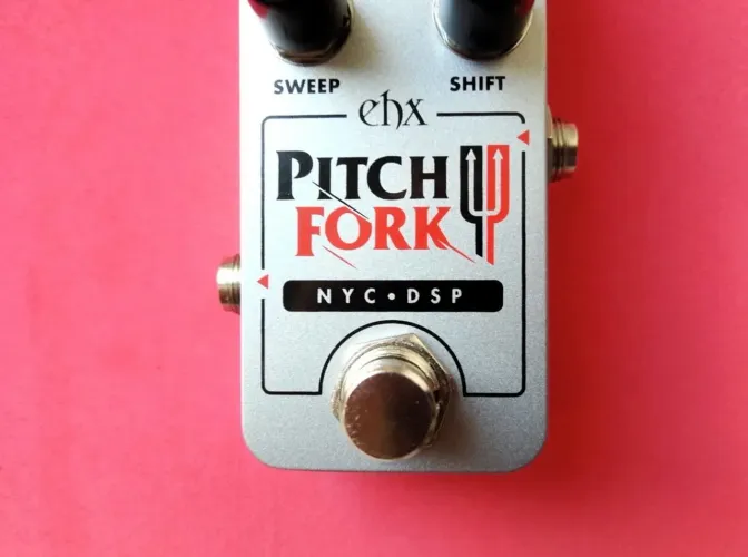 PEDAL ELECTRO-HARMONIX PITCH FORK
