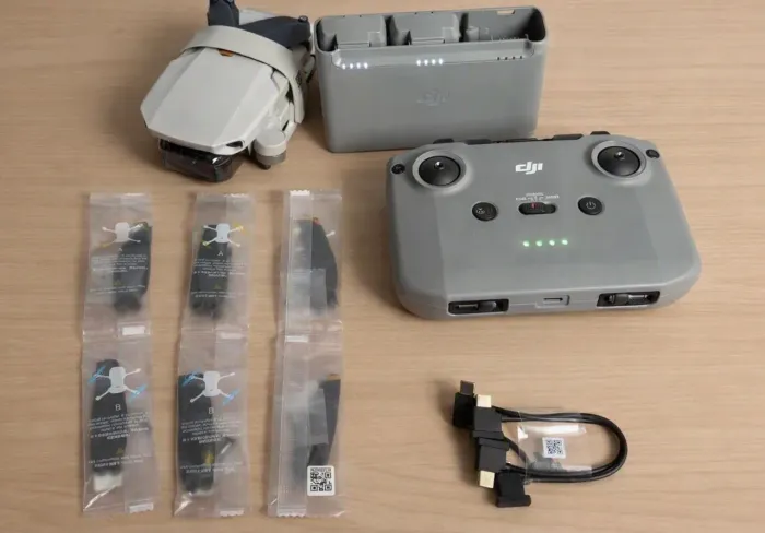 Vende-se DJi mini 2 kit fly more com pouquíssimo uso .
