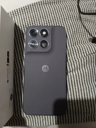Vendo moto g67- 256 GB