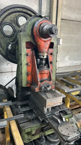 Prensa Excêntrica 40 Toneladas com Acionamento Pneumático