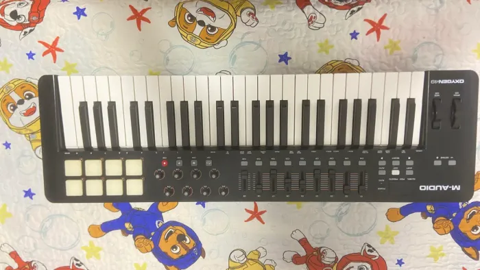 Controlador M-Audio Oxygen 49