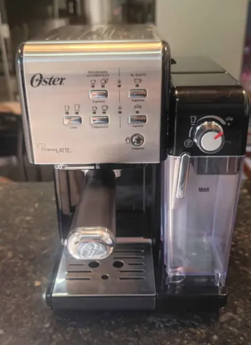 Cafeteira Oster PrimaLatte II 220v
