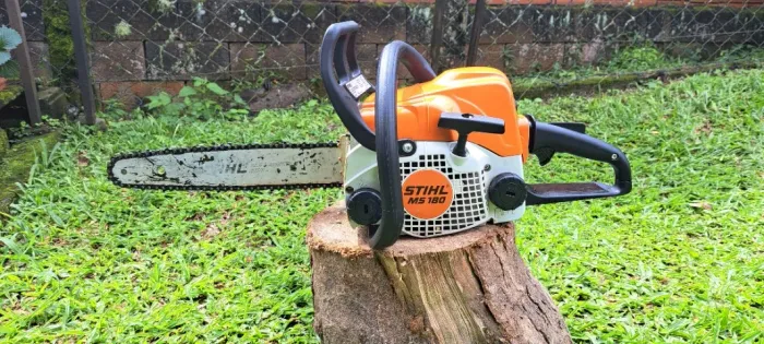 Motosserra Stihl MS 180 quase nova