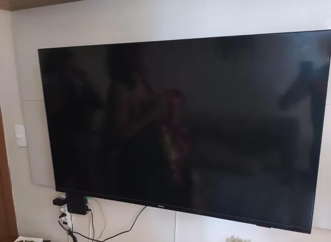 TV para desmanche funcionando apenas o som