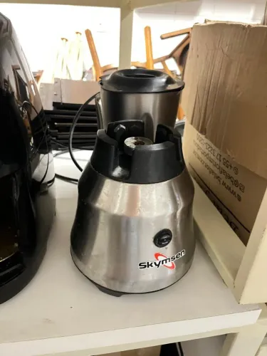 Liquidificador Skymsen pequeno