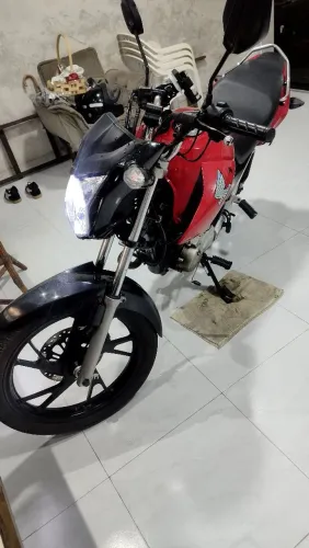 FAN 150 2015 vermelha