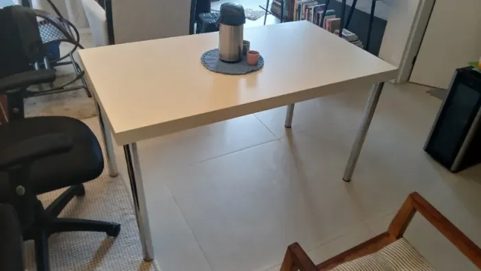 Mesa de jantar 135 por 75cm