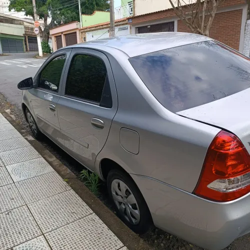 Toyota Etios X Sedan 1.5 Flex 16V 4P Mec. 2015