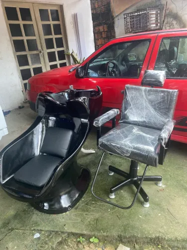 Lavatório e cadeira de salão