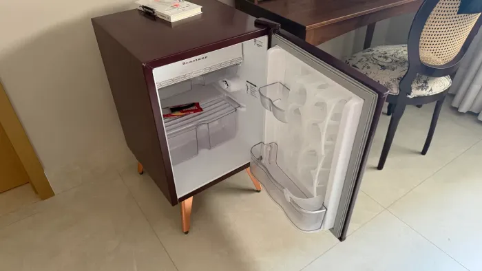 Frigobar Brastemp Retrô 76 Litros Marsala Wine