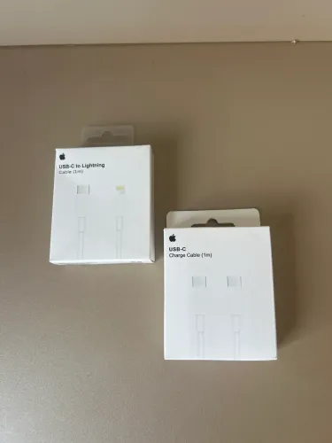 USB-C e USB LIGHTNING