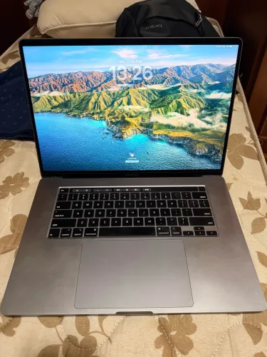 MacBook Pro 2019 16gb 500ssd