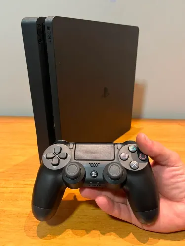 PlayStation 4 Slim 1TB