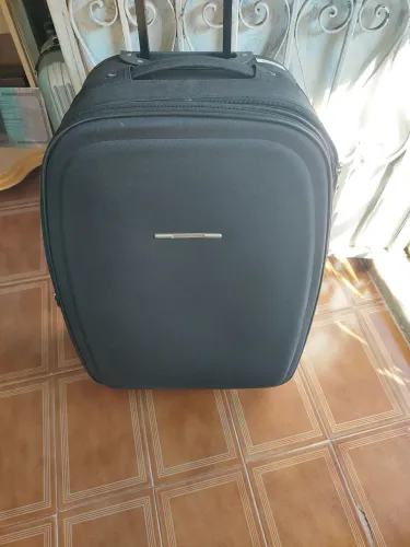 Mala para viagens  / seminova , usada uma vez 