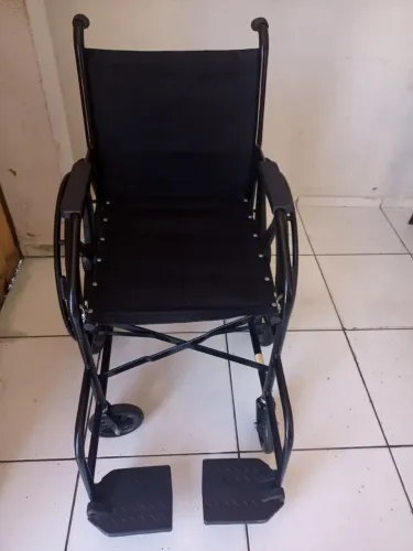 Vendo uma Cadeira de rodas!