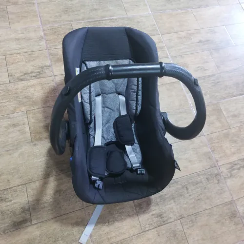 Venda bebê conforto 