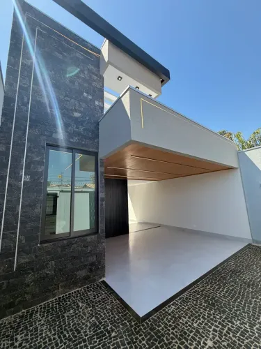 CASA À VENDA 3 SUÍTES + 1 ESCRITÓRIO - PROX. HAVAN