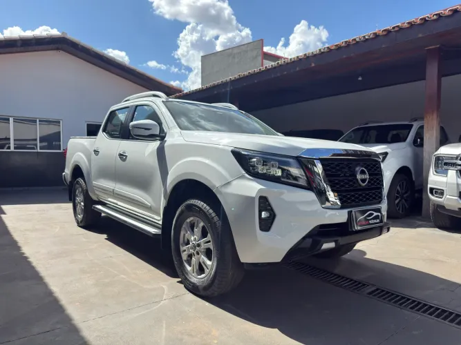 Nissan Frontier XE CD 4X4 2.3 Bi-TB Diesel Aut. 2024