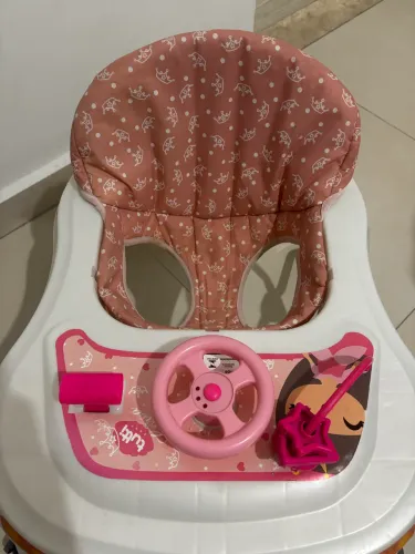Andador menina