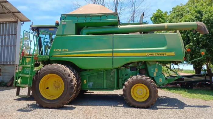 Colheitadeira John Deere 9470 Ano 2013