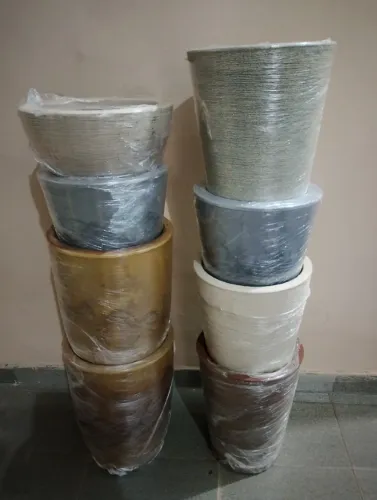 vasos redondos medios de polietileno marmorizados ou escovados para plantas